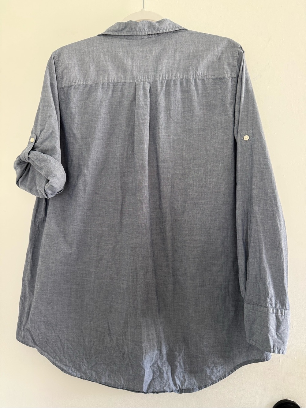 J.Crew Women’s L Blue Chambray Popover Shirt Roll Tab Sleeve - Picture 5 of 6